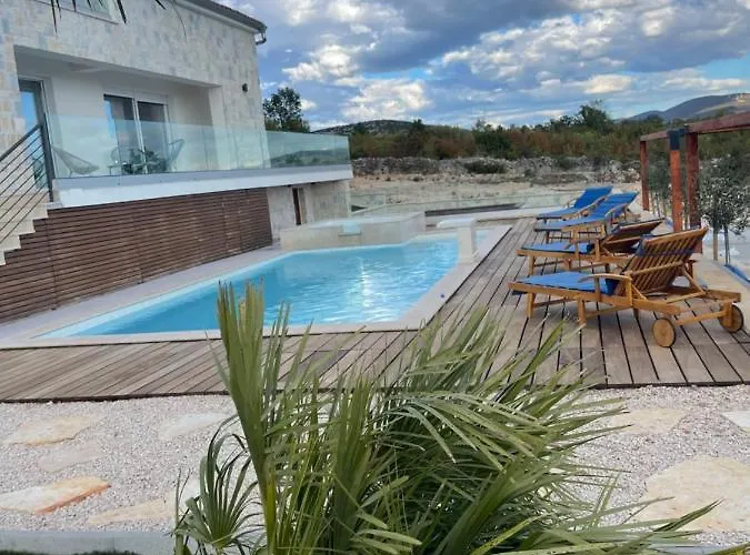 Anka Villa
