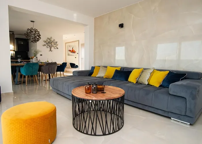 Anka Villa Maslenica